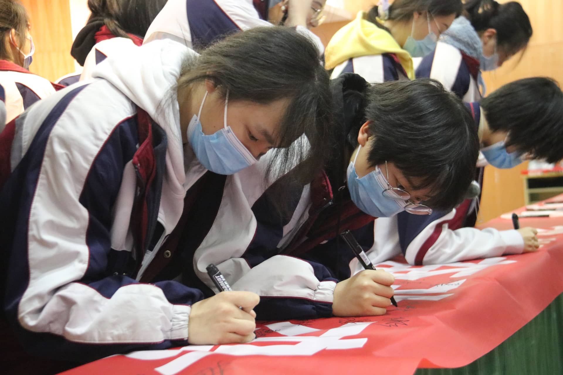 百日誓师立雄心 新奇勇士正少年